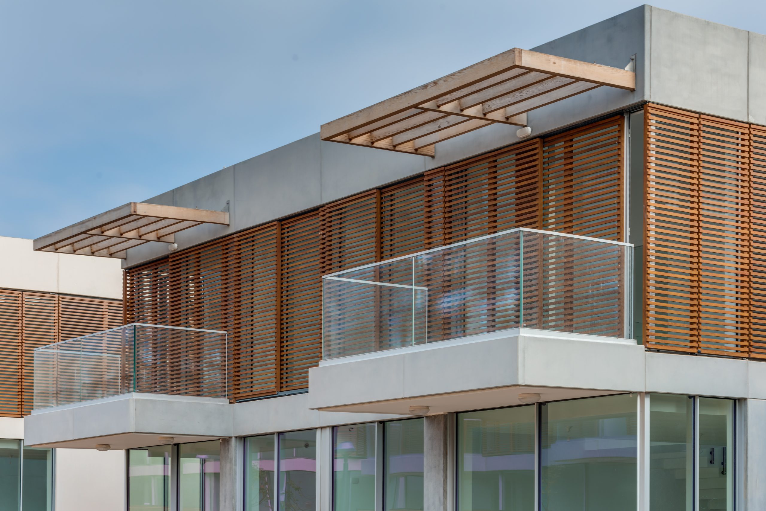 Sliding shutters - Morag | פתרונות הצללה מתקדמים
